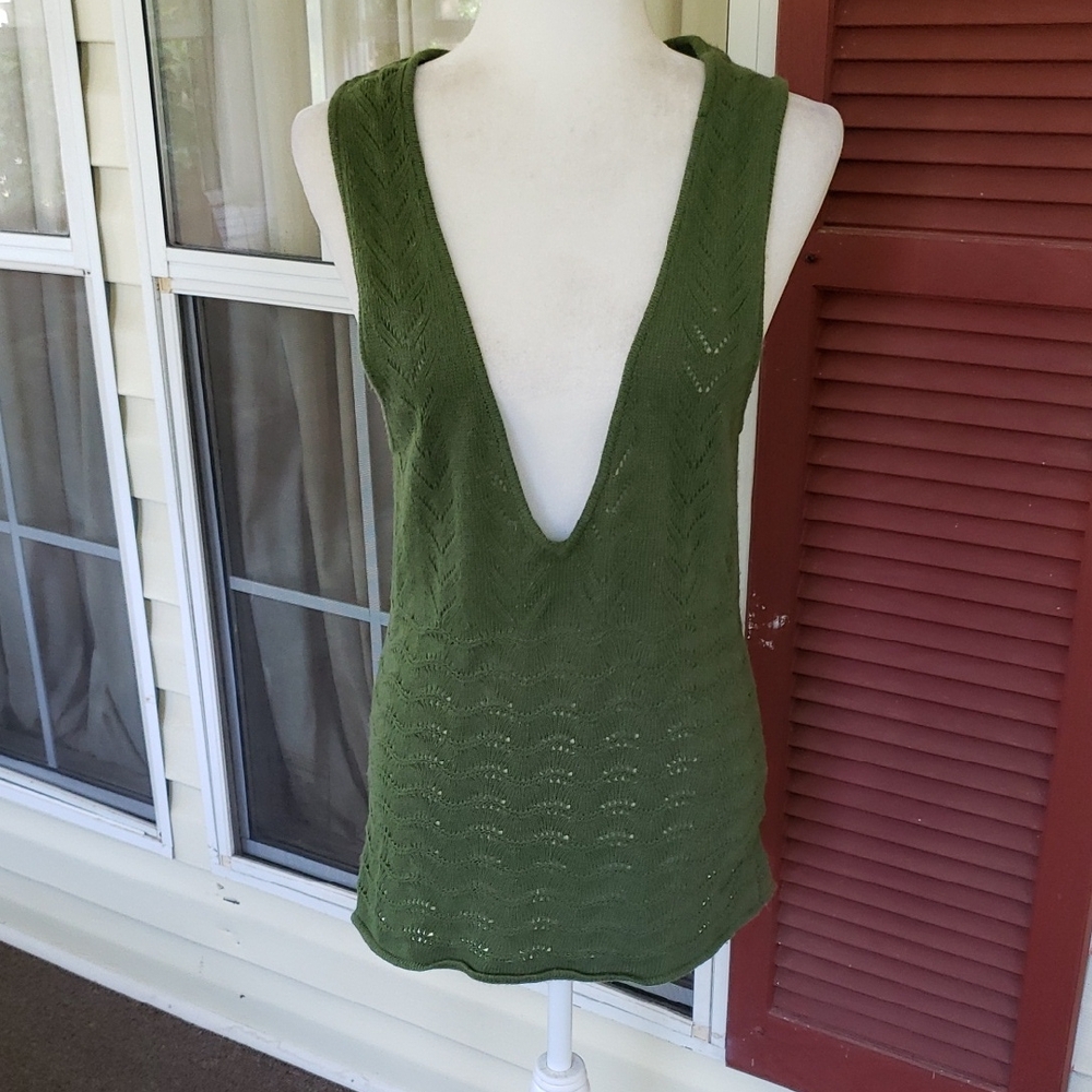 HALOGEN Green Knit Sleeveless Sweater Vest Top